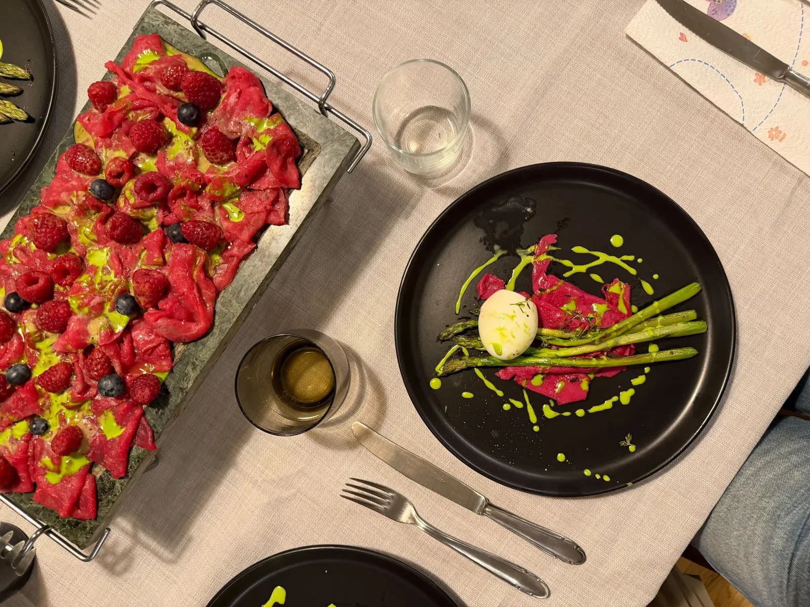 Un momento di una cena a Villa Carmen
